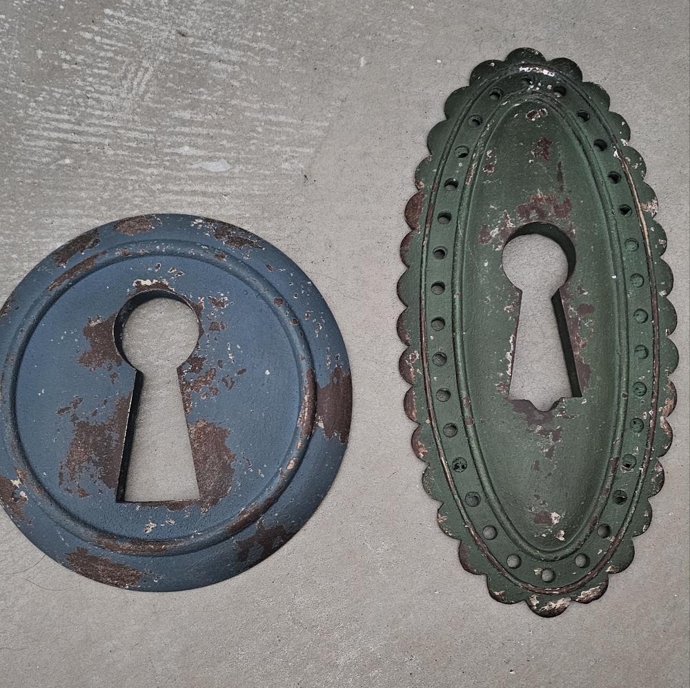 Key hole wall art